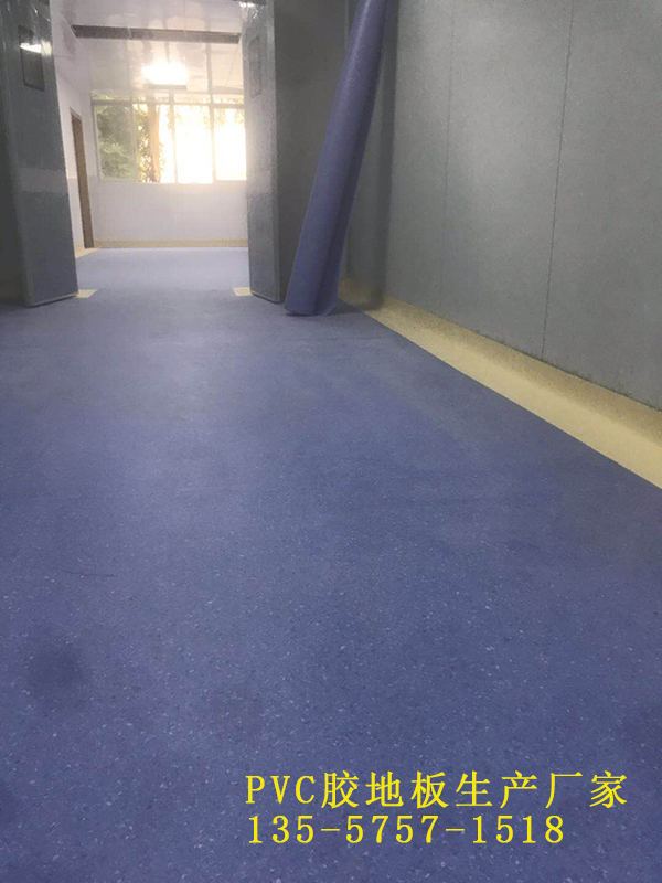 華塑裝飾同質(zhì)透心地板的特點(diǎn)請(qǐng)接收！