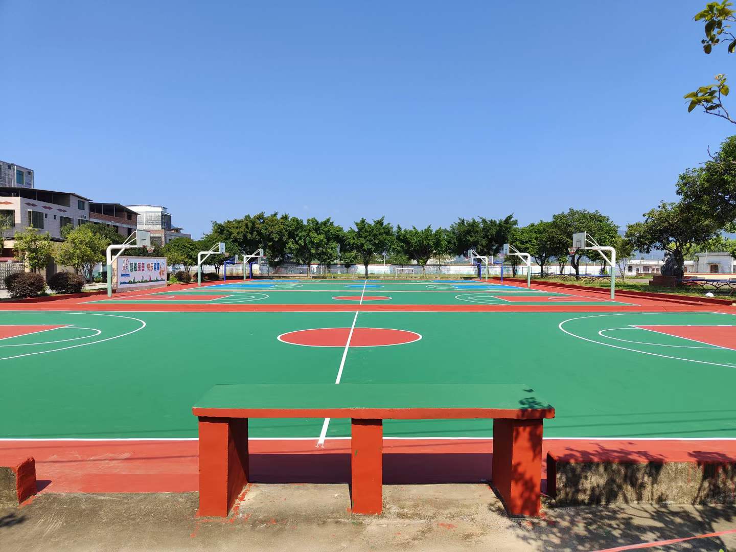 丙烯酸球場(chǎng)地面